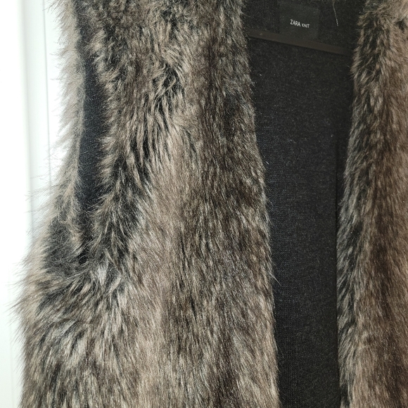 ZARA FAUX FUR LONG VEST SIZE M WITH POCKETS - Picture 10 of 11